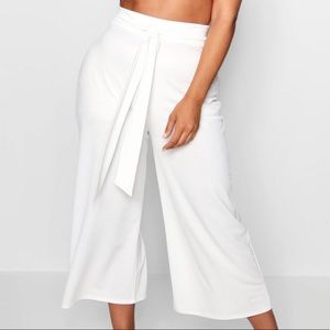 Plus size White Capri culottes